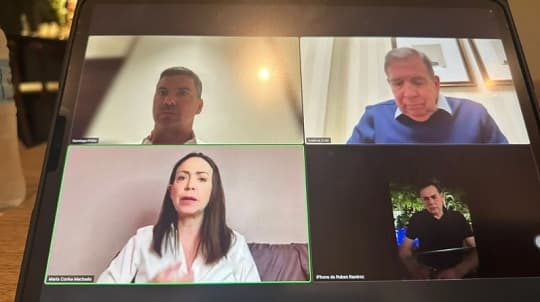 Santiago Peña reafirma su respaldo a González Urrutia durante una charla virtual