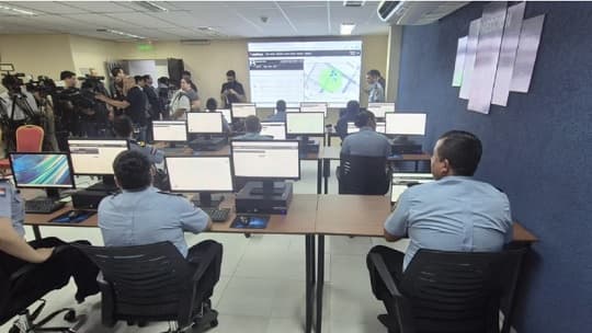 ¿Cómo funcionan las tobilleras electrónicas?