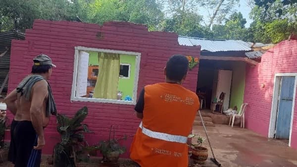 SEN asiste a familias afectadas por temporal en Caaguazú
