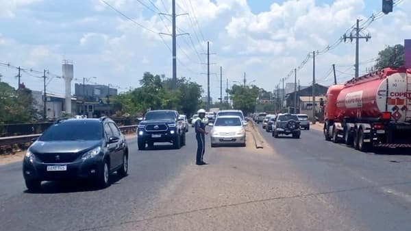 Caos vial: 24 semáforos fallan simultáneamente en Asunción