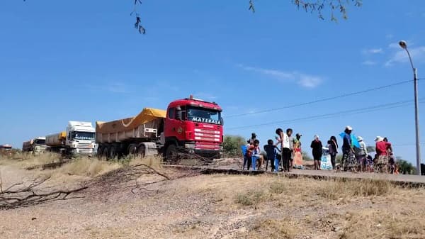 Indígenas Sawhoyamaxa protestan por crisis hídrica en el Chaco