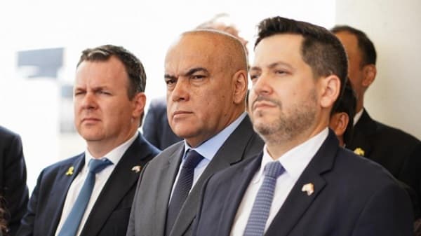 Bachi desafía a Villate: La batalla por el control de Copaco se agudiza