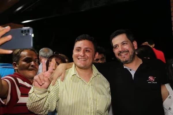 Alto cargo de Diputados detenido tiene nexos con Raúl Latorre