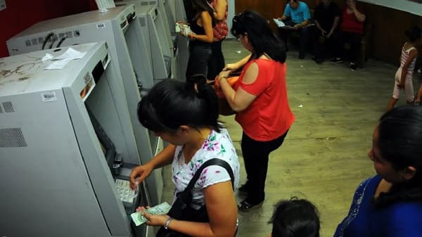 Arranca el pago de salarios y pensiones del 2025