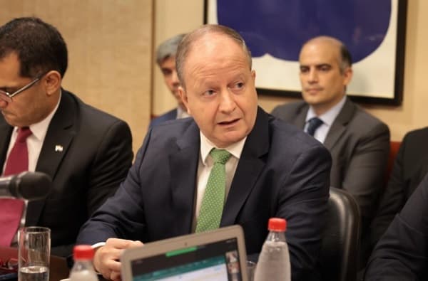 Gobierno ajusta criterios para cálculo del salario mínimo