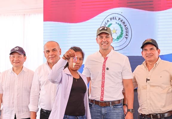 MUVH entrega 356 viviendas a comunidades indígenas en Presidente Hayes