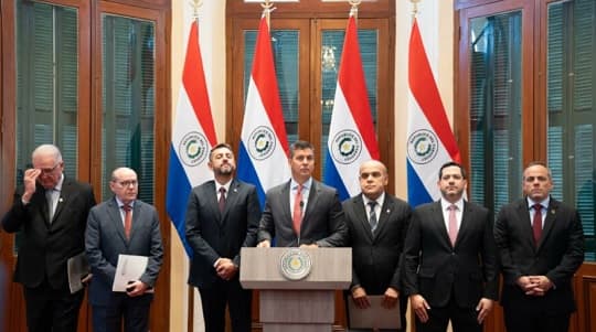 Cartistas contradicen a Peña y arremeten contra la prensa