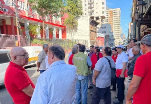 Dirigentes colorados exigen remoción de ministros y directivos