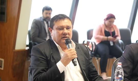 Nombran a padre del senador Rivas en la Conajzar pese a denuncias