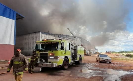 Incendio en Puerto Fénix: Salud confirma que no hay afectados