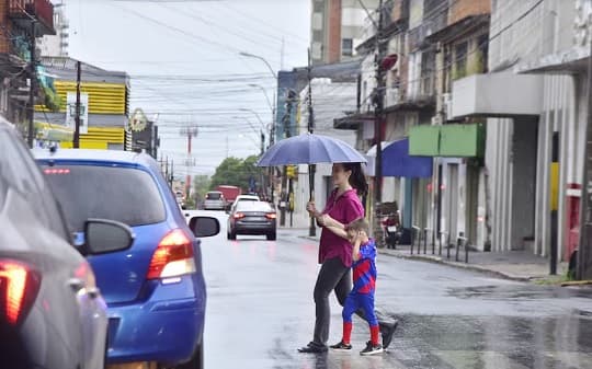 Tormentas y calor marcan la jornada, según Meteorología