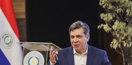Alcaraz niega nexos con Lalo y mantiene cargo con apoyo cartista
