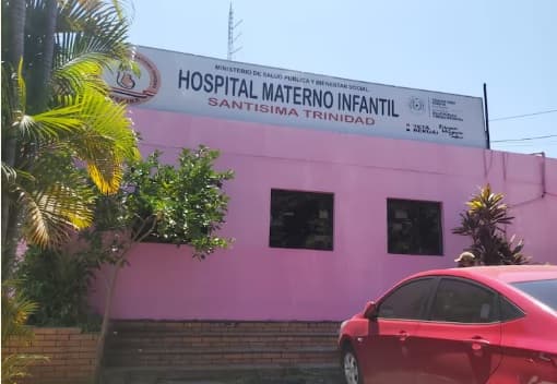 Niña fallece con signos de violencia: padres quedan detenidos