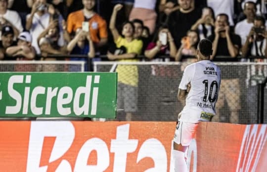 Neymar deslumbra con gol olímpico en la victoria del Santos