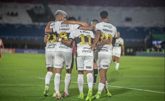 Olimpia aplasta a Tembetary con goleada en su primer triunfo del año