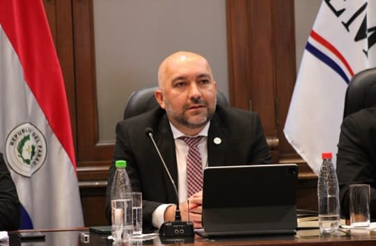 Orlando Arévalo renuncia al JEM y solicita su desafuero a la Cámara de Diputados