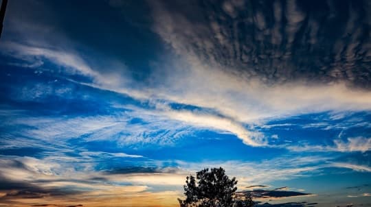 Lunes con ambiente caluroso, humedad elevada y posibles tormentas