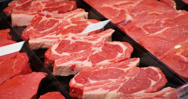 Economista atribuye suba de precios de la carne al control de los frigoríficos