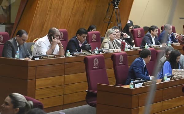 Cartismo en crisis: cuestionan protección selectiva a funcionarios