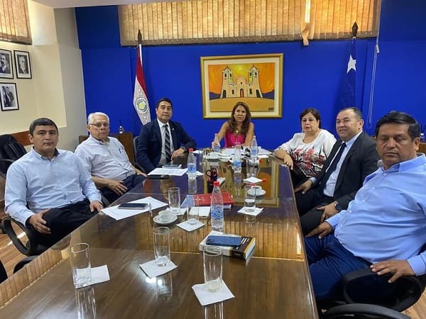 Bancada opositora exige rendición de cuentas al fiscal general