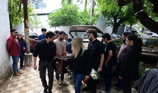 El adiós a Ana Ivanova, entre aplausos y versos en la Recoleta