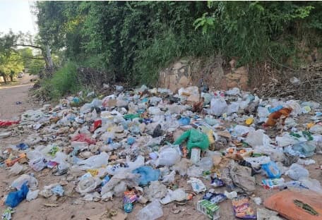 Vecinos del barrio San Juan denuncian basural y criaderos de mosquitos