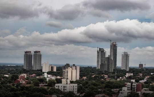 Clima caluroso y chaparrones en gran parte del país