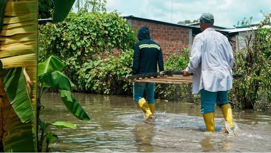 Lluvias en Ecuador dejan 18 muertos y miles de afectados
