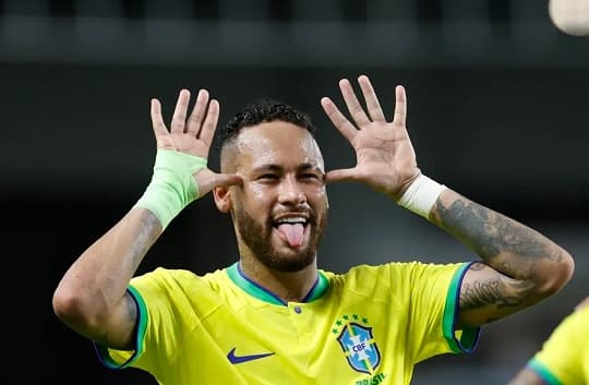 Neymar vuelve a Brasil tras 16 meses de ausencia por lesión