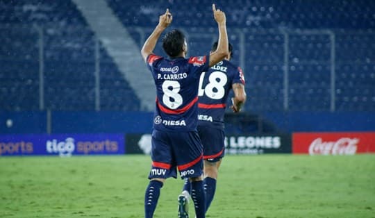 Cerro Porteño vence a Tembetary y se acerca al líder Libertad