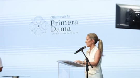 Circulan estafas digitales con imagen de la primera dama