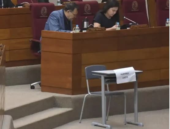 Diputado denuncia sobrecosto con un “Pupitre Justo” en el Congreso