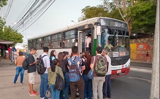 Usuarios reclaman por deficiencias del transporte público