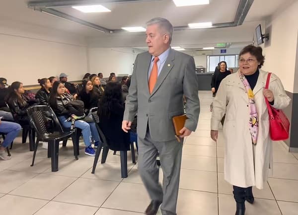 Cartistas dejan sin quórum a candidato a embajador ante Colombia