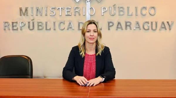 Imputado en “mafia de los pagarés” contraataca a fiscala del caso