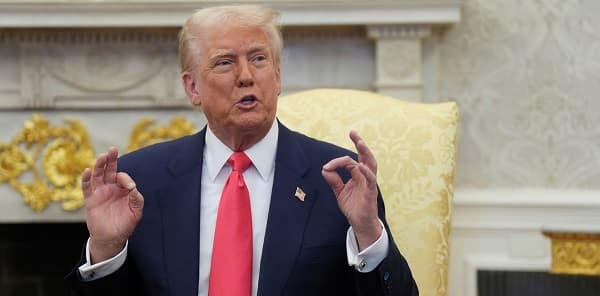 Trump impone aranceles del 25% a autos importados