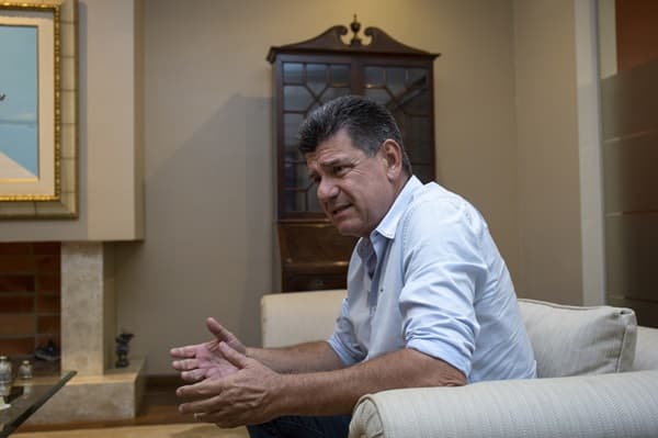 Efraín Alegre regresa a la arena política con miras al Senado