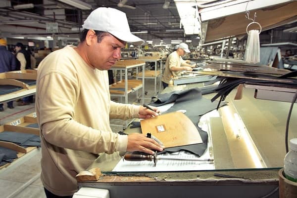 Mercado laboral paraguayo crece aunque mantiene brechas estructurales
