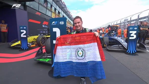 Joshua Duerksen inicia la F2 con victoria histórica en Australia