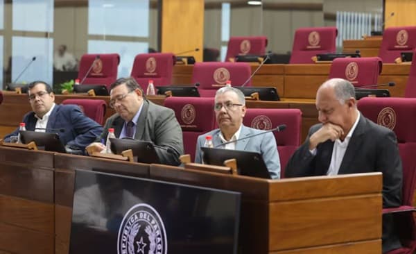 Opaci justifica irregularidades ante la “Comisión garrote” sin presentar documentación