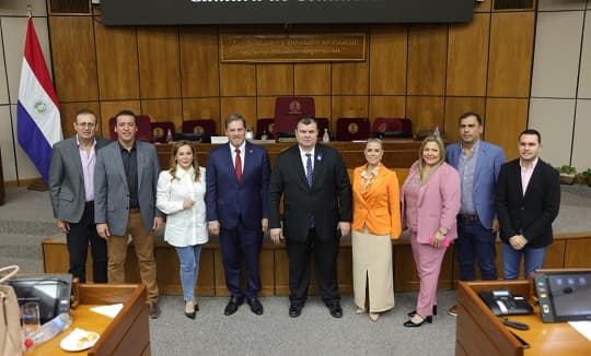 Senadores cuestionados integran comisión que estudiará el Anexo C de Itaipú