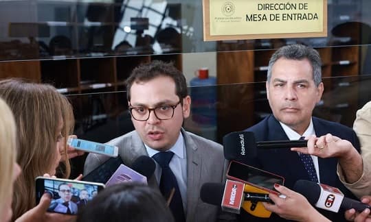 Comisión de Senado recibe hoy a abogados de Abdo por caso Cartes