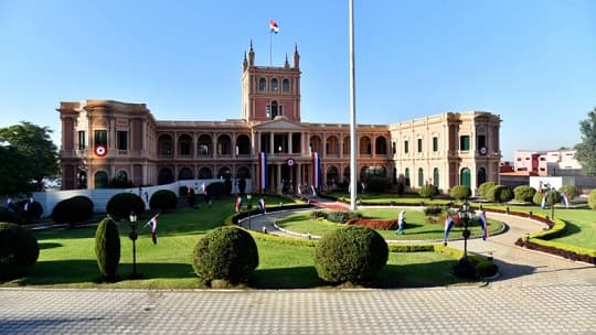 Declaran asueto para funcionarios públicos el 16 de abril