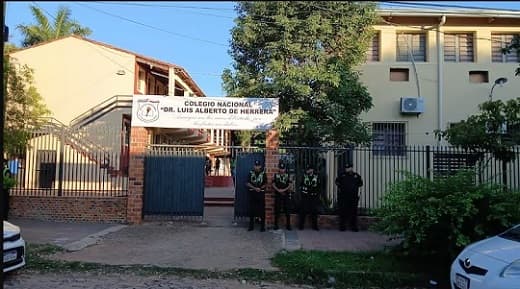 Fiscalía y Policía intervienen colegio tras amenaza anónima
