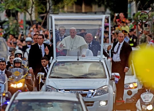 Papa Francisco en el país: cinco momentos clave de su visita en 2015