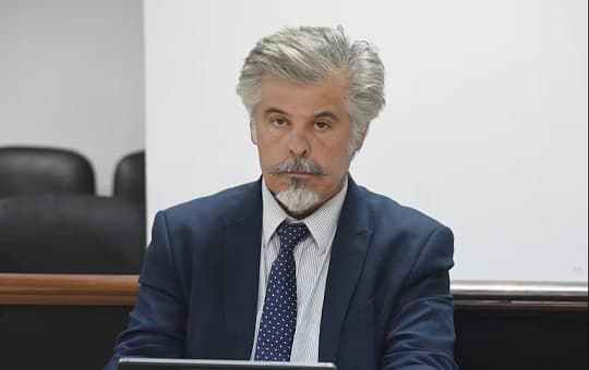 Suspenden indefinidamente juicio oral al exministro Giuzzio