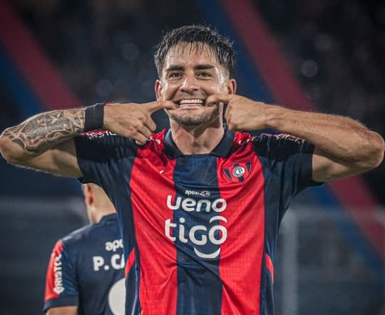 A lo Ciclón, Cerro remonta con hat-trick de Torres ante Bolívar