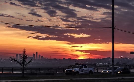 Ambiente cálido y lluvias puntuales sobre el norte y este del país