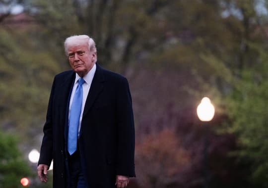 Trump defiende aranceles e intensifica guerra comercial con China