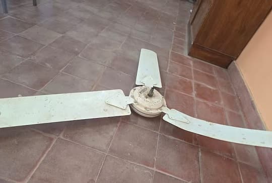 Caída de ventilador en aula deja dos niños heridos en Tebicuarymí